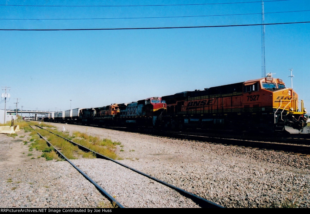 BNSF 7527 East